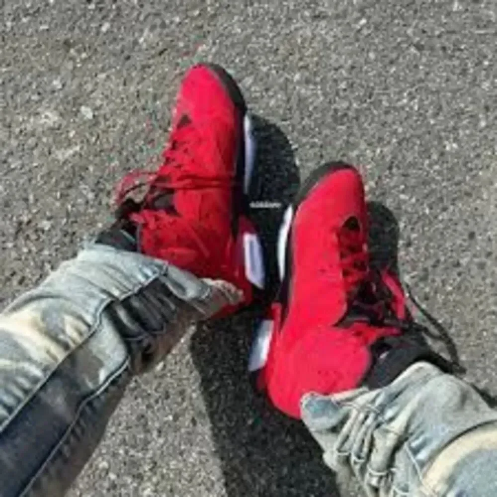 Nike Kids Size 10.5C Air Jordan 6 Retro Toro Bravo Sneakers Varsity Red Suede